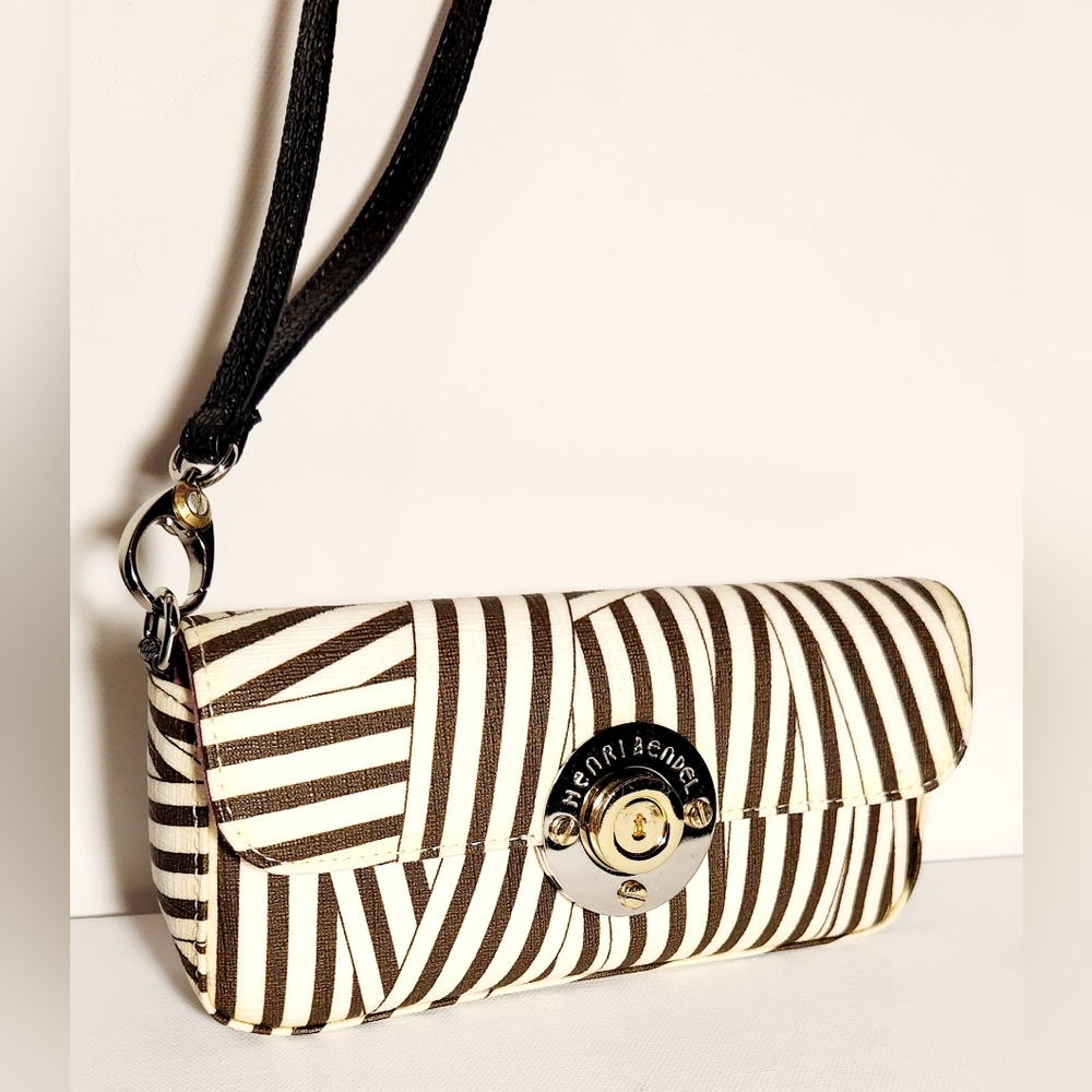 Henri bendel disturbed wristlet